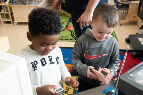 Kiddie Academy students explore iPod